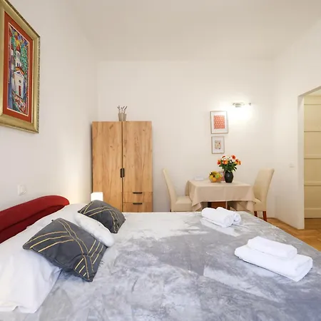 Laura In The Heart Of Apartman Zadar